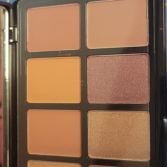 LA Girl Get Feverish Neutral Eyeshadow Palette - Picture 3 of 6
